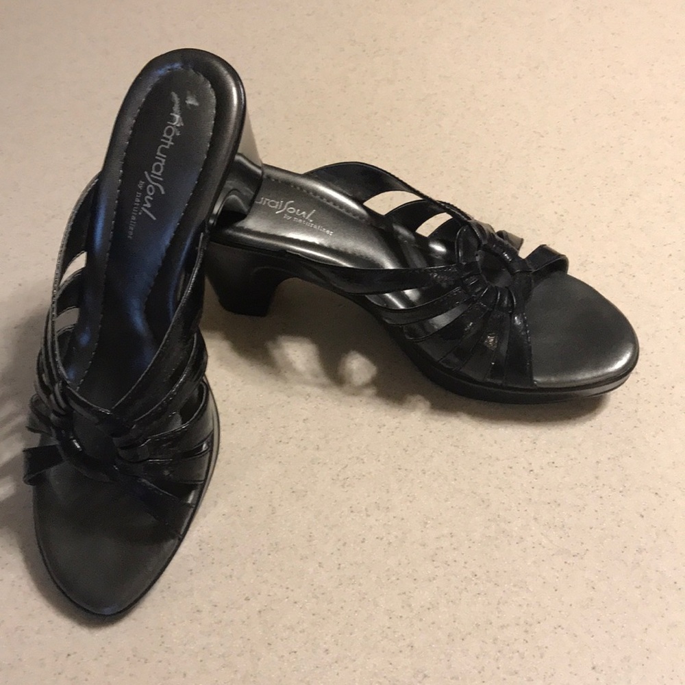 Naturalizer black heel